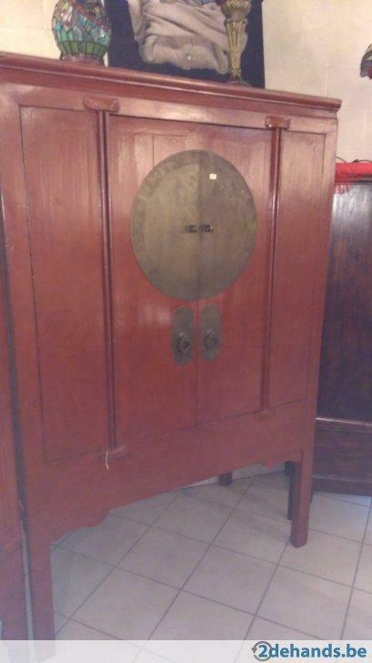 antiek chinese rode kast met grote koperen schijf, Antiek en Kunst
