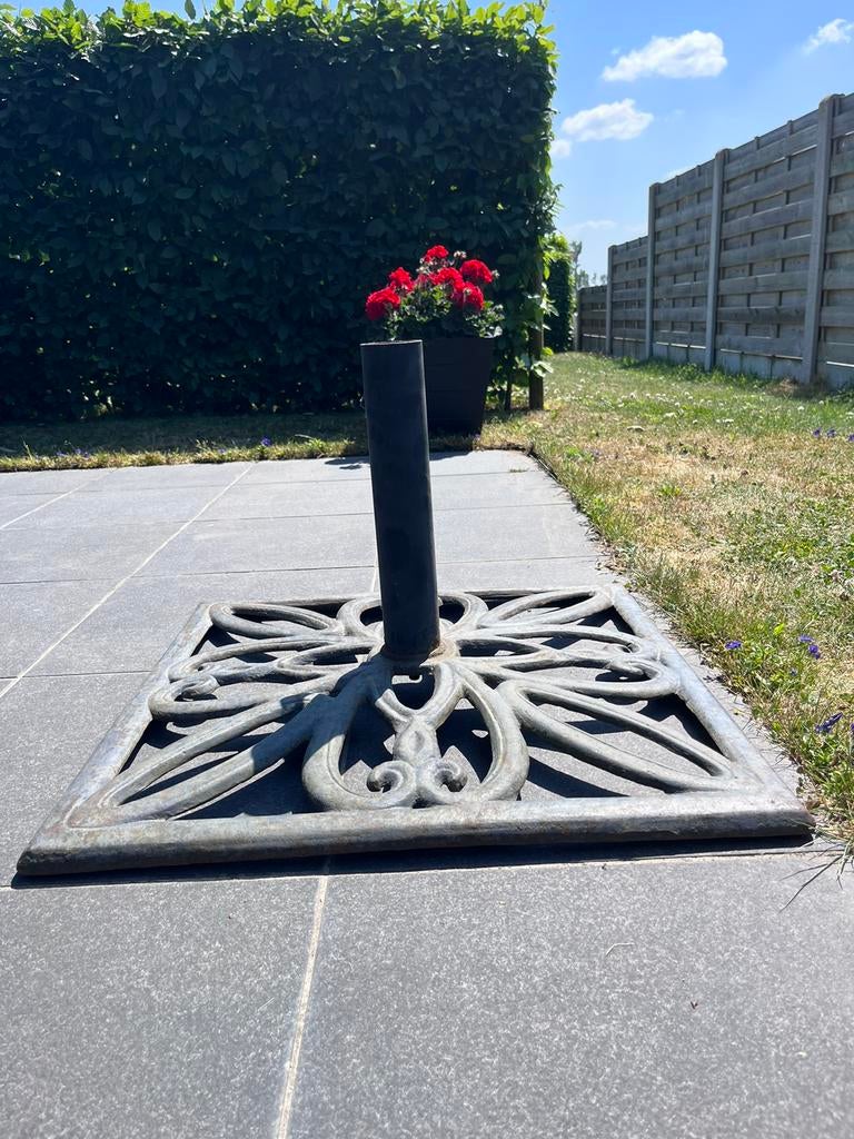 Oude fonten parasolvoet, Ophalen, Gebruikt