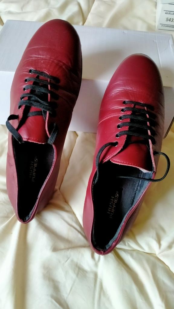 Platte damesschoenen met veters,bordeaux,Hush Puppies;maat40, Enlèvement ou Envoi, Autres couleurs, Porté, Sabots
