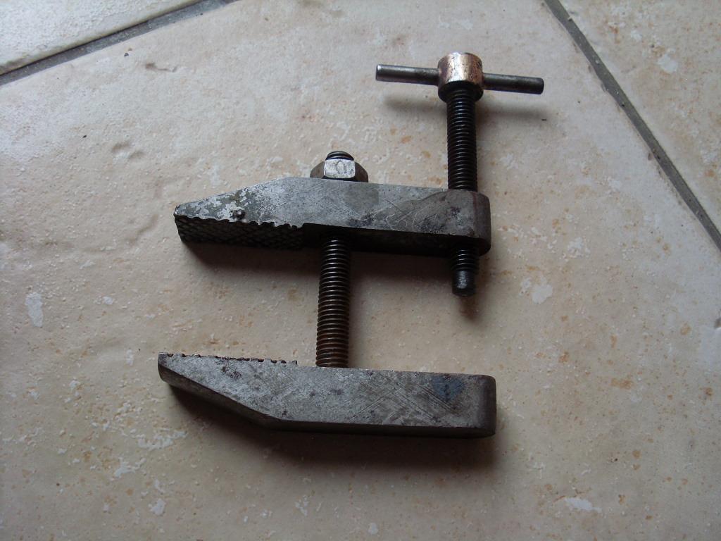 étau-serre-joint, Enlèvement, Utilisé