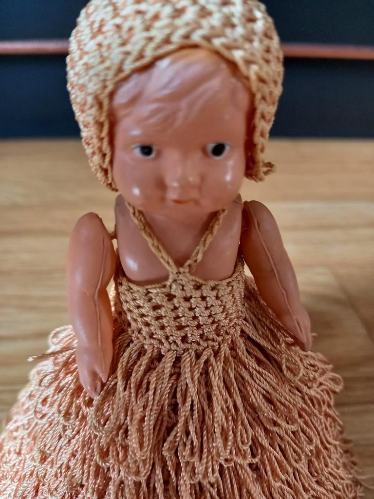 VIEILLE POUPÉE AVEC COUSSIN À ÉPINGLES, Enlèvement ou Envoi