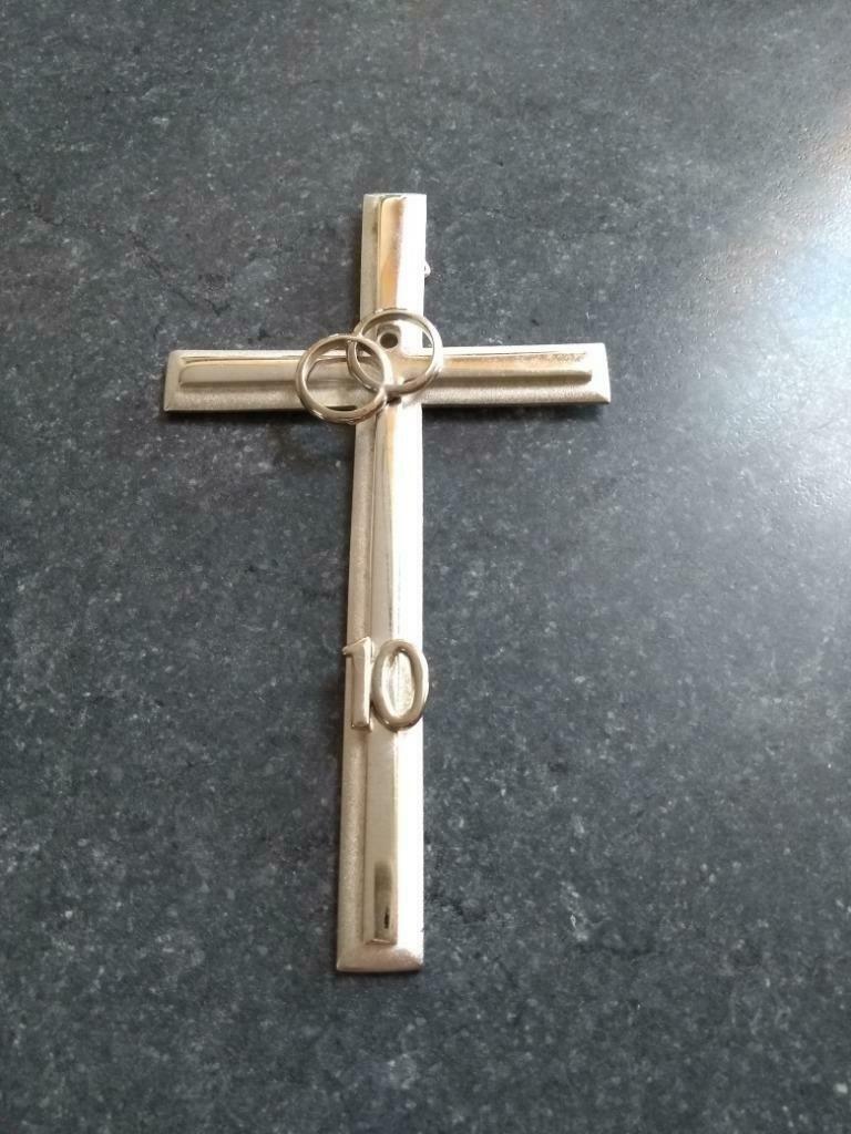 Crucifix argenté marié 10 ans, Enlèvement, Comme neuf