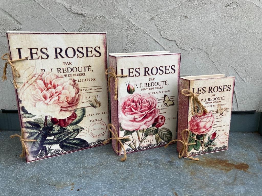 DECORATIE BOEKEN LES ROSES 3 DLG GROTE SET, Antiek en Kunst, Ophalen of Verzenden
