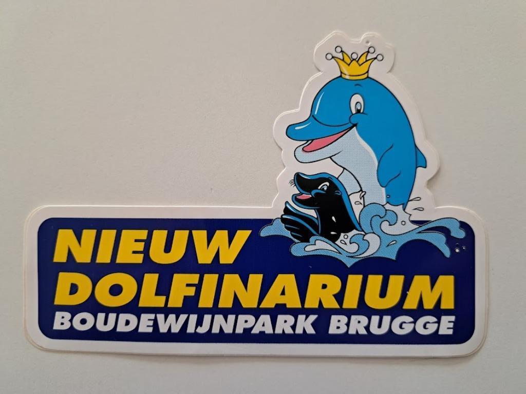 Vintage Sticker - Nieuw Dolfinarium Boudewijnpark Brugge, Ophalen of Verzenden, Zo goed als nieuw, Bedrijf of Vereniging