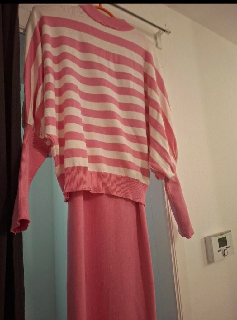 Ensemble robe et pull, Ophalen, Roze