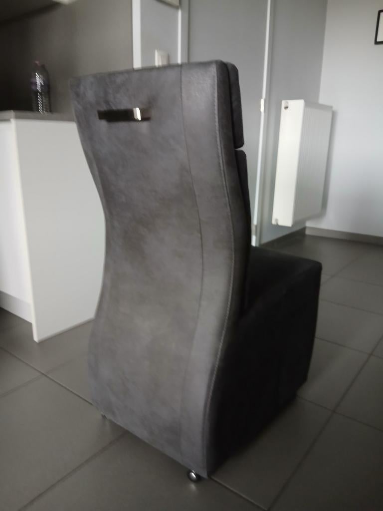 4 stoelen op wieltjes, Huis en Inrichting, Stoelen, Ophalen, Zo goed als nieuw, Grijs, Vier