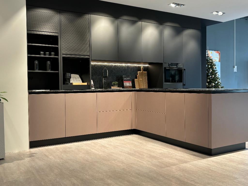 Keuken (Toonzaalmodel), Ophalen, Overige typen, Nieuw, Kunststof