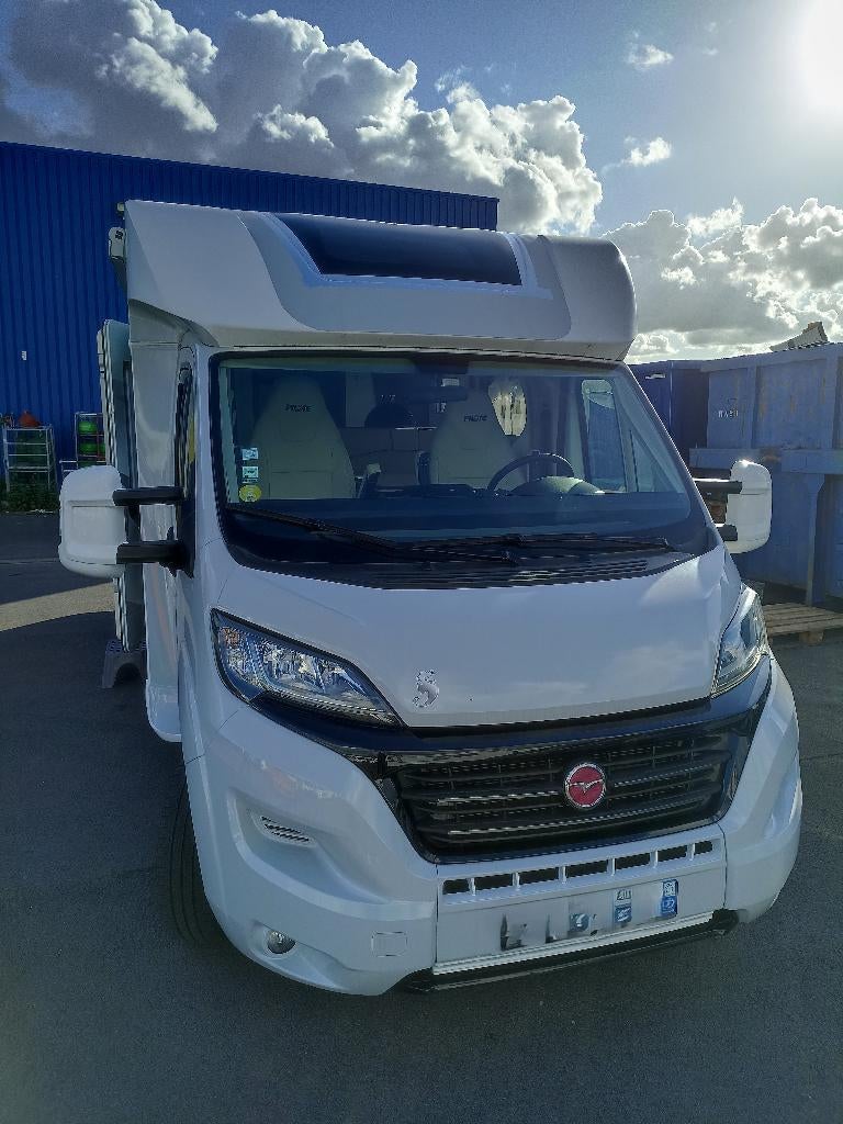 Camping car PILOTE P716 Essentiel profilé, Jusqu'à 4, Réfrigérateur, Fiat, Boîte manuelle