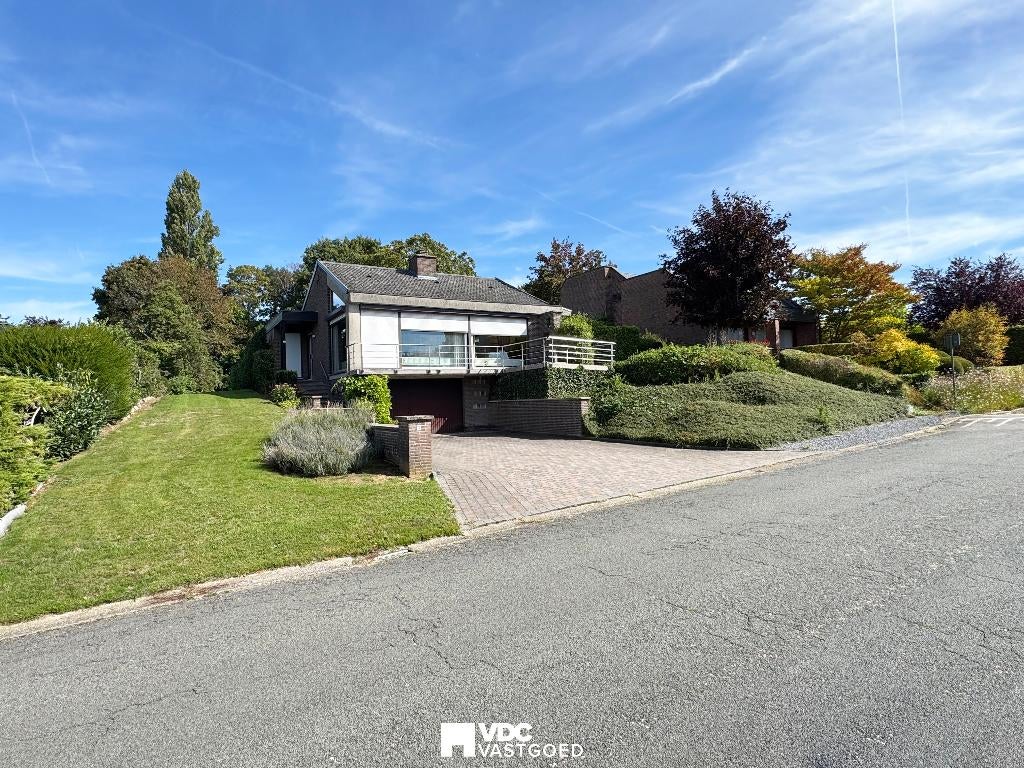 Ruime open bebouwing met prachtige tuin en veel potentieel, Immo, 135 m², Vrijstaande woning, Provincie Limburg, 4 kamers