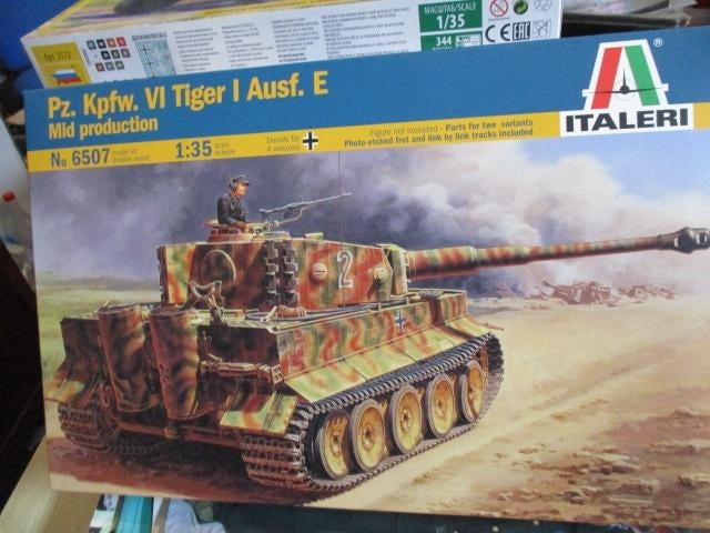 chapelle-modèle kit du char "tigre l "au 1/35.--ww2 + photos, Enlèvement ou Envoi, Neuf