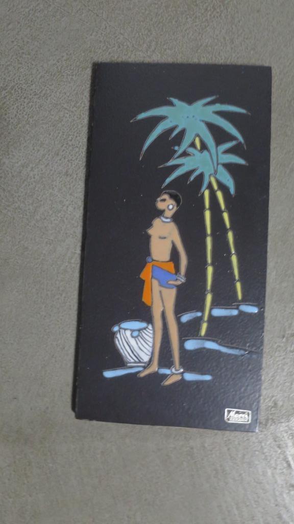 Kader met figuur in keramiek Marei, Ophalen