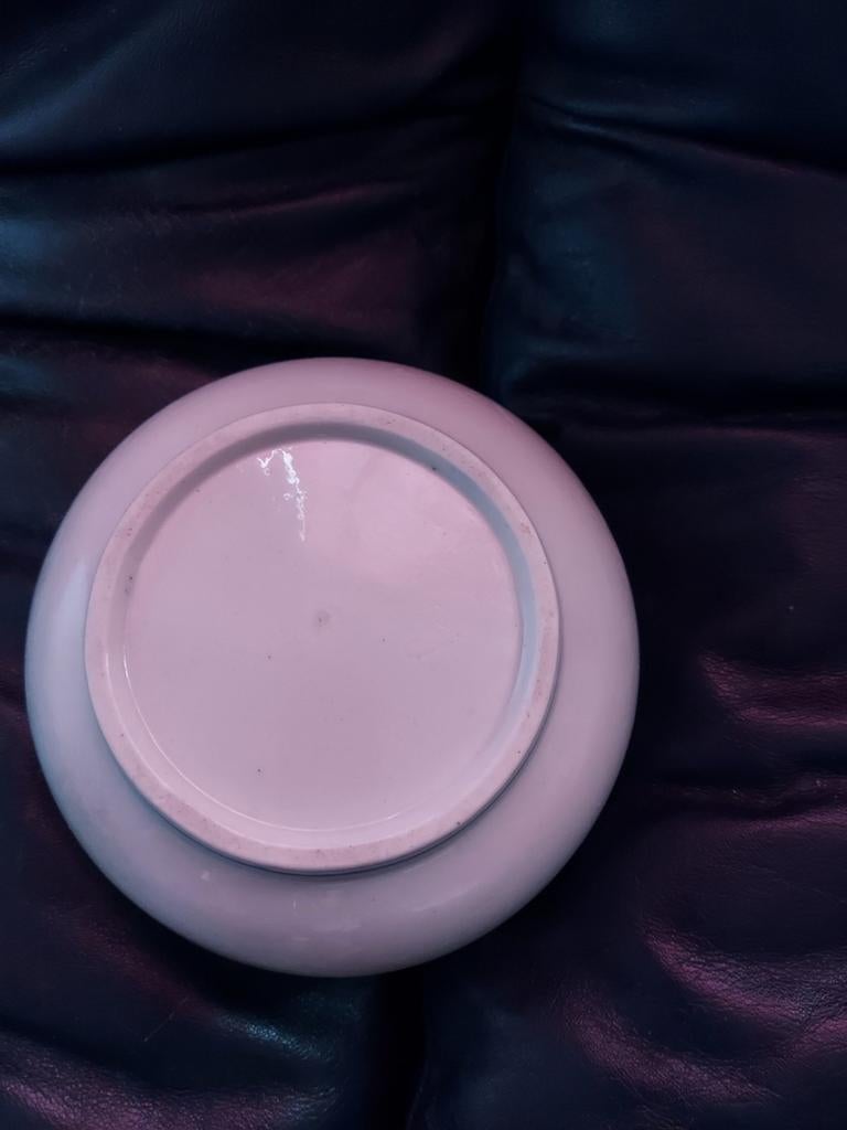 Bol a creme en porcelaine de tournai décor à l'épi, Enlèvement