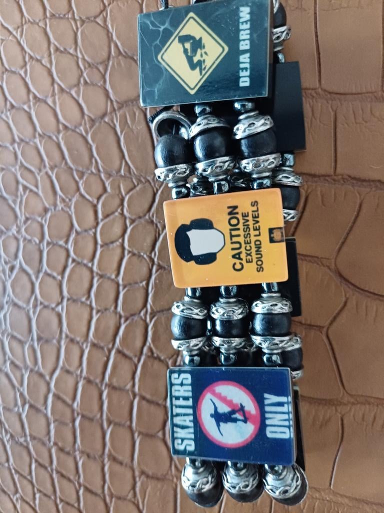 ARMBAND met boodschap... (UNIsex), Ophalen of Verzenden, Zo goed als nieuw