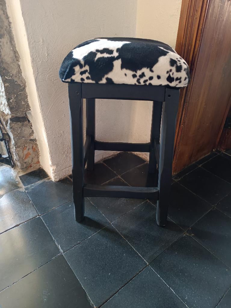 Oude hoge kruk met een make-over, Antiek en Kunst, Ophalen
