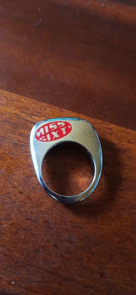Bague miss sixty, Ophalen of Verzenden, Zo goed als nieuw