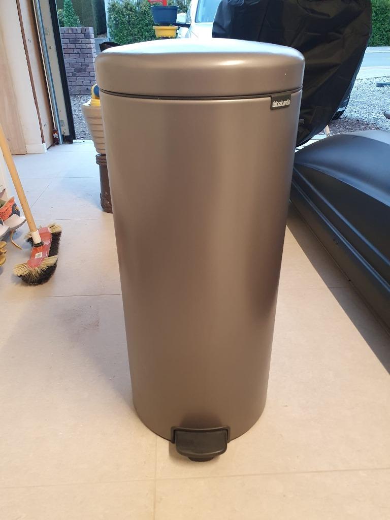 Brabantia NewIcon pedaalemmer 30L, Ophalen, Met pedaal, 50 tot 75 cm, Zo goed als nieuw