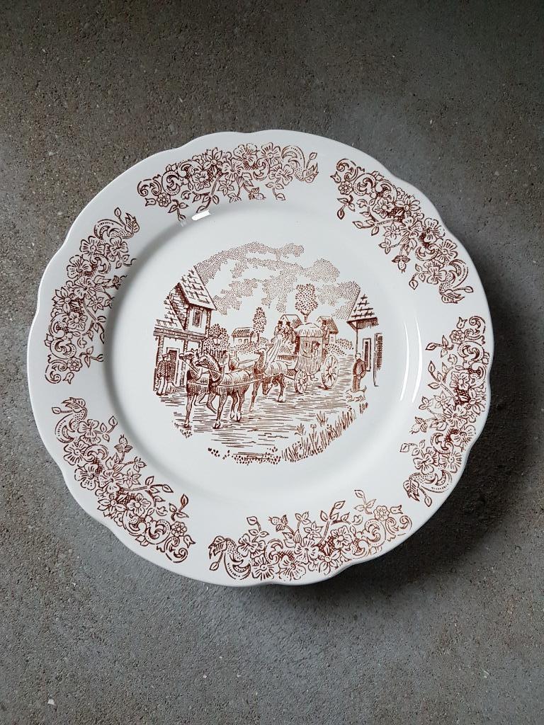 Borden met paard en koets 6 stuks, Huis en Inrichting, Keuken | Servies, Ophalen, Keramiek, Zo goed als nieuw, Bord(en)
