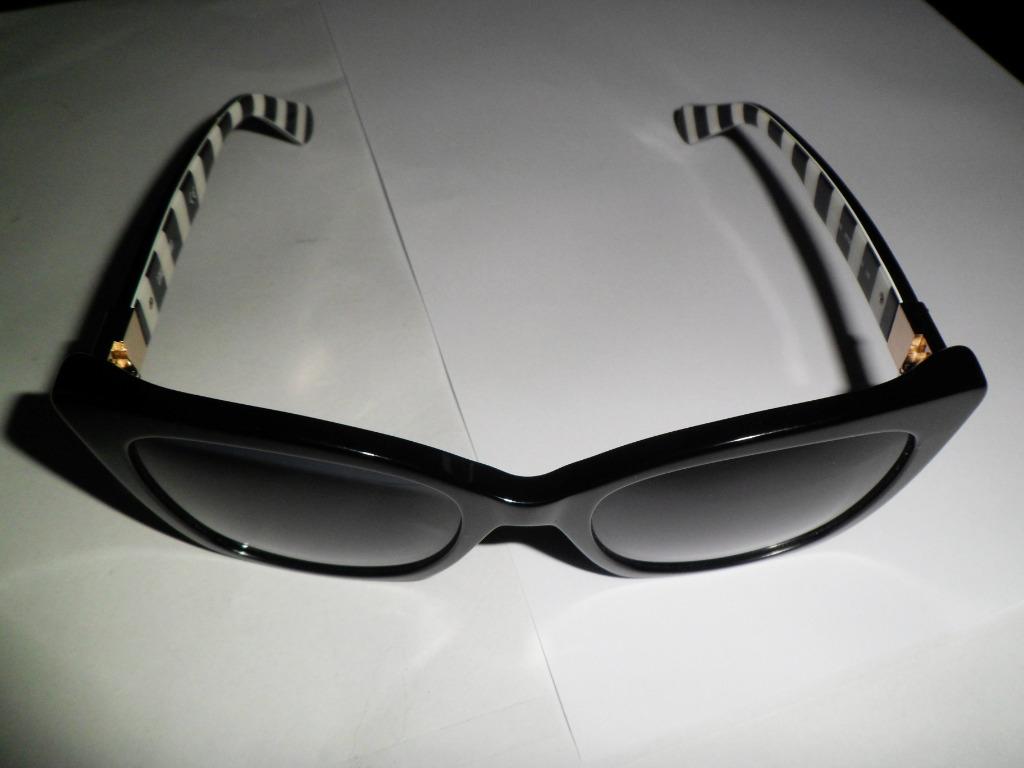 Lunettes de soleil Moschino Love, comme neuves, sans rayures, Bijoux, Sacs & Beauté, Lunettes de Soleil & Lunettes | Femmes, Comme neuf