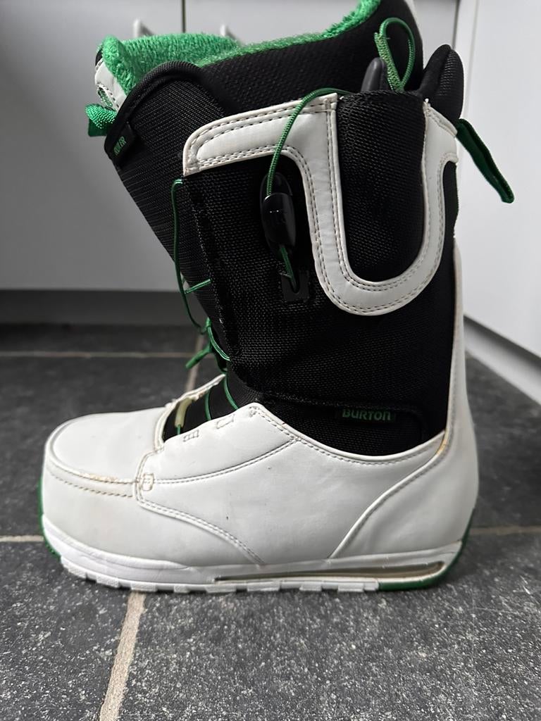 Burton Ruler heren, White/black/green, maat EU 41,5 - 7.5 UK, Ophalen, Zo goed als nieuw, Snowboots