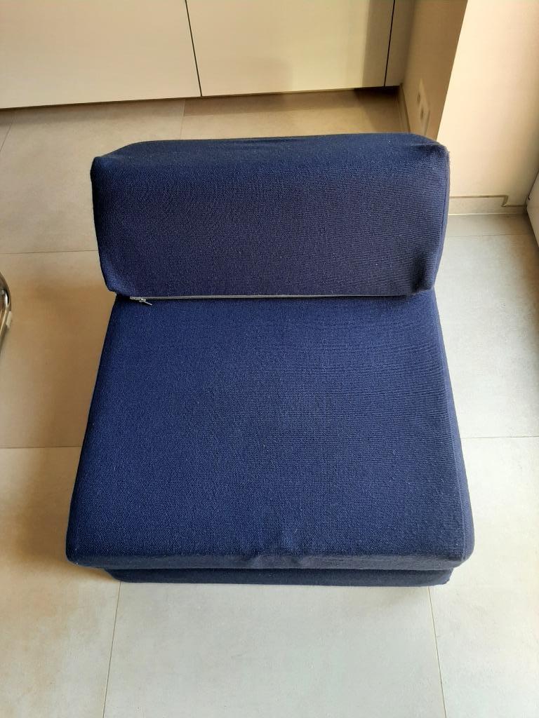 fauteuil bleu vintage convertible en lit, Maison & Meubles, Fauteuils, 75 à 100 cm, Enlèvement, Utilisé, 50 à 75 cm