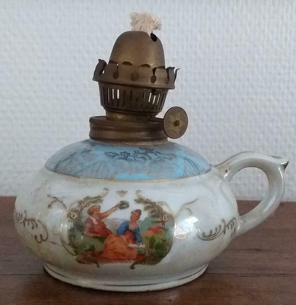 Decoratieve porseleinen olielamp - Sphinx, Ophalen of Verzenden