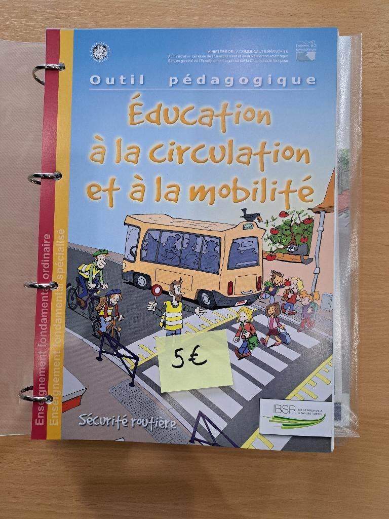 La circulation - Manuel scolaire Eveil, Enlèvement, Neuf, Primaire