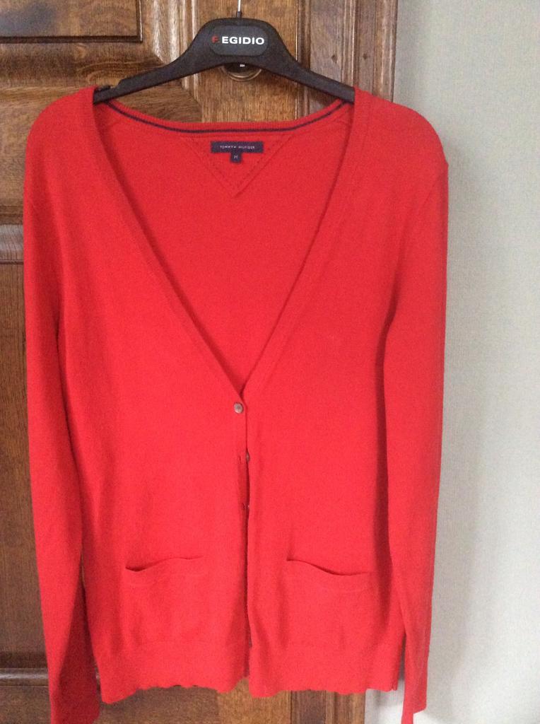 Cardigan Tommy Hilfiger M rood, langer model, als nieuw, Kleding | Dames, Truien en Vesten, Ophalen of Verzenden