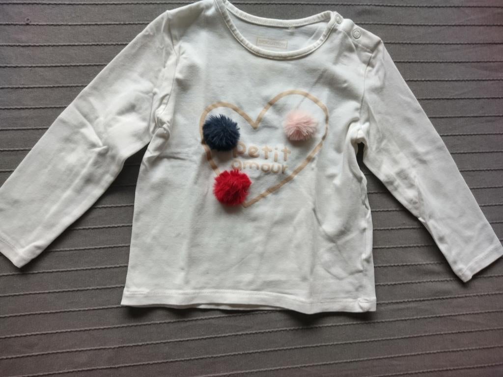 Witte longsleeve met hart en pompoms - maat 92, Enlèvement ou Envoi, Chemise ou À manches longues, JBC, Comme neuf