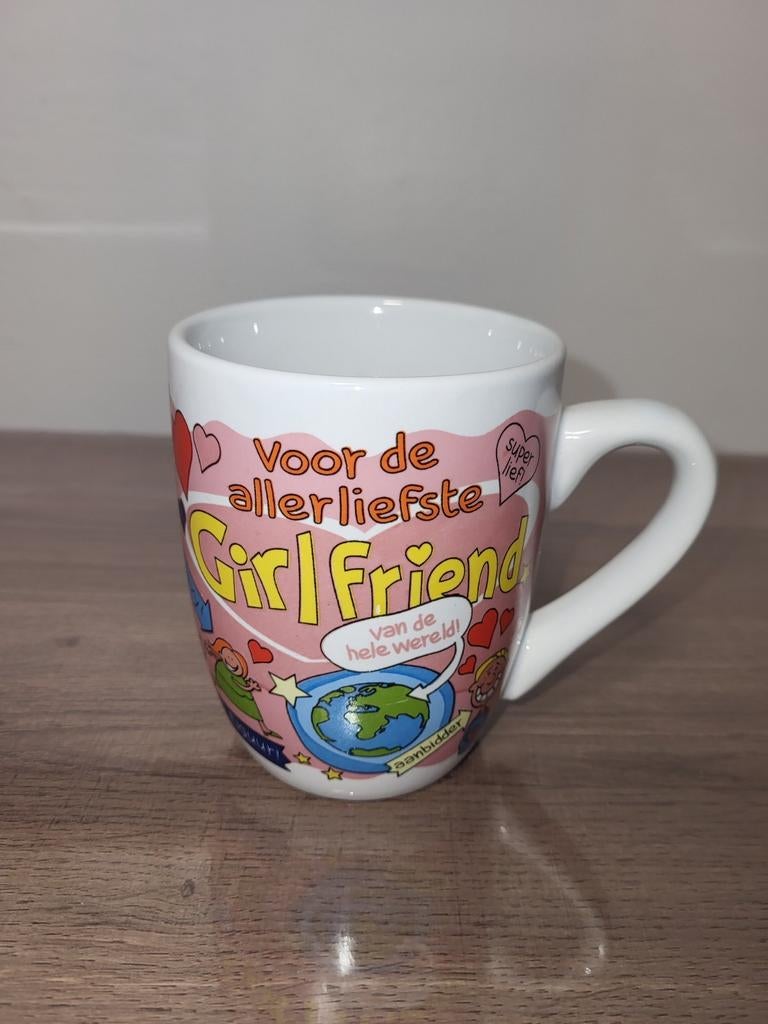 Voor de allerliefste Girlfriend Mokje- Bonbons - Cartoon, Ophalen of Verzenden, Zo goed als nieuw
