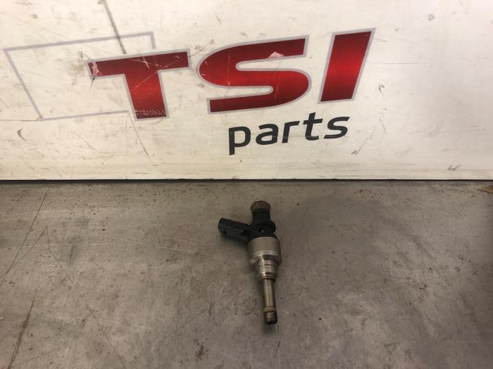 Injector (benzine injectie) van een Audi RS3, Gebruikt, -, -, -