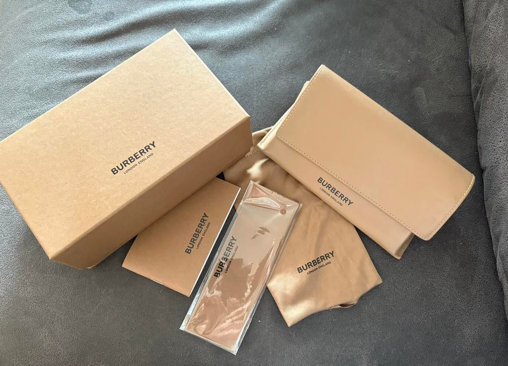 Burberry sunglasses case, Overige merken, Zonnebril, Beige, Nieuw