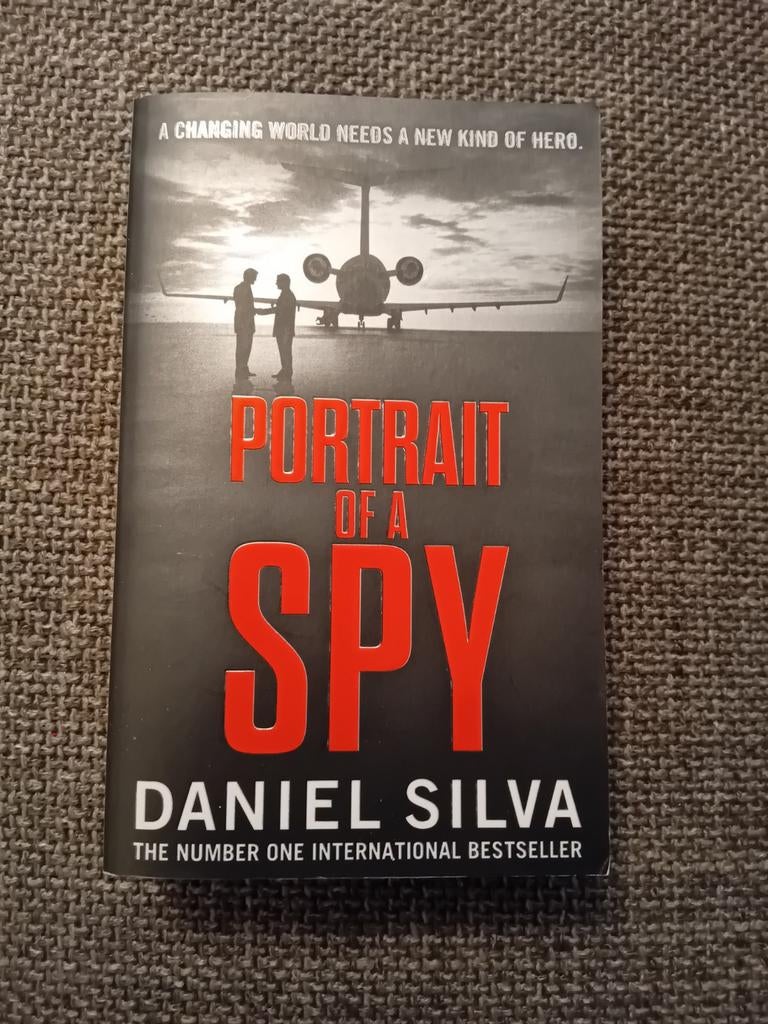 Daniel Silva - Portrait of a spy, Ophalen of Verzenden, Zo goed als nieuw, Daniel Silva