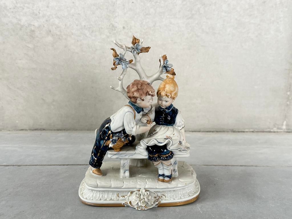Capodimonte beeldje door Edoardo Tasca, Antiek en Kunst, Antiek | Keramiek en Aardewerk, Ophalen