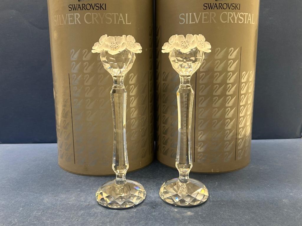 Swarovski Set van 2 Bloem kandelaars Nr 137, Enlèvement ou Envoi, Neuf, Figurine
