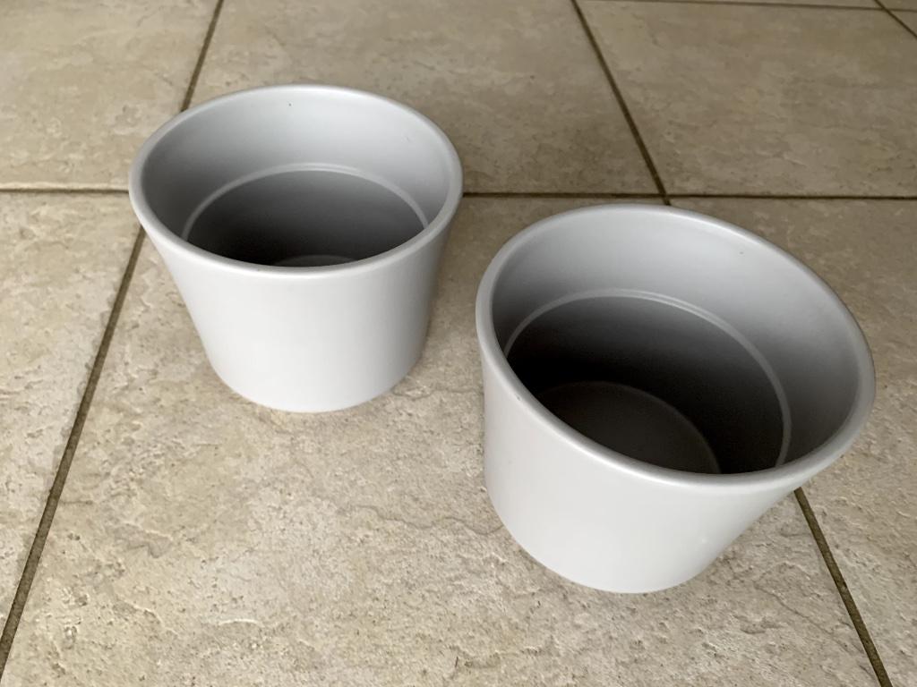 lot de 2 pots ronds en terre cuite - gris clair mat - Propre, Overige materialen, Rond, Ophalen of Verzenden, Zo goed als nieuw