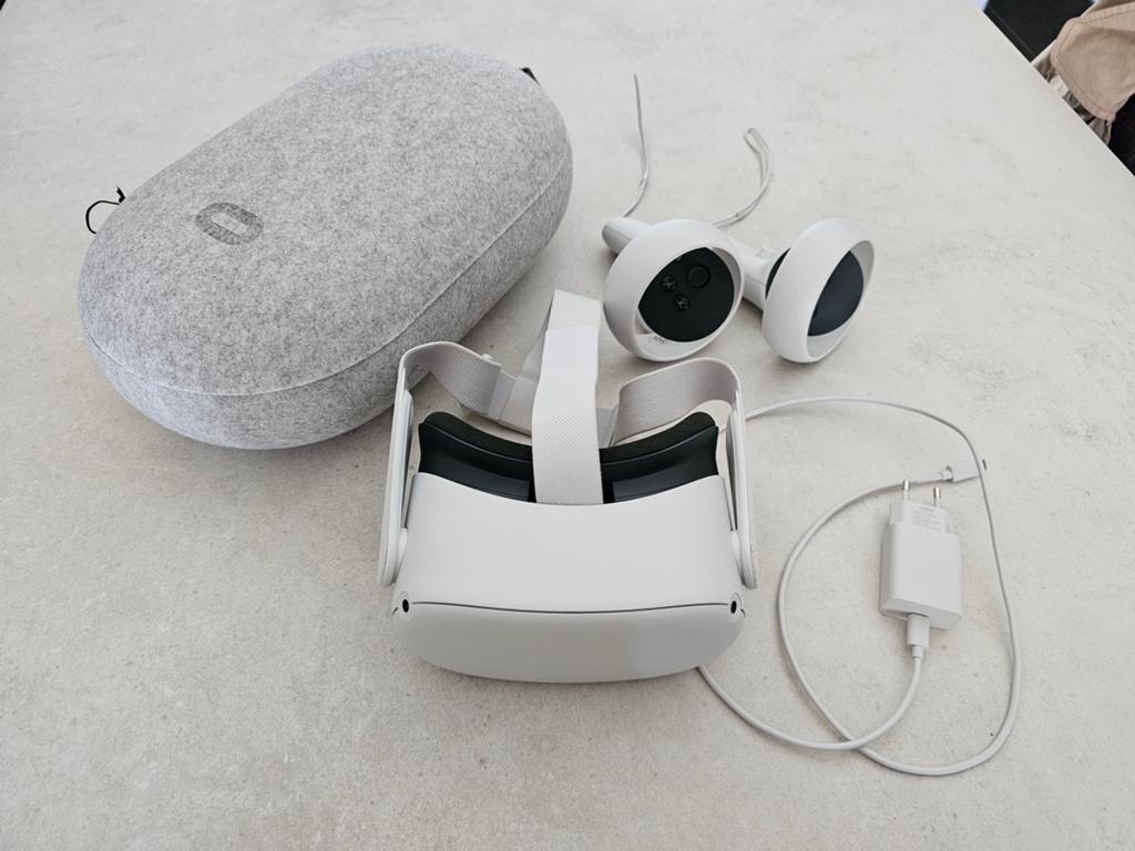 Oculus quest 2 - 256gb. Incl tas, Games en Spelcomputers, Ophalen, Zo goed als nieuw