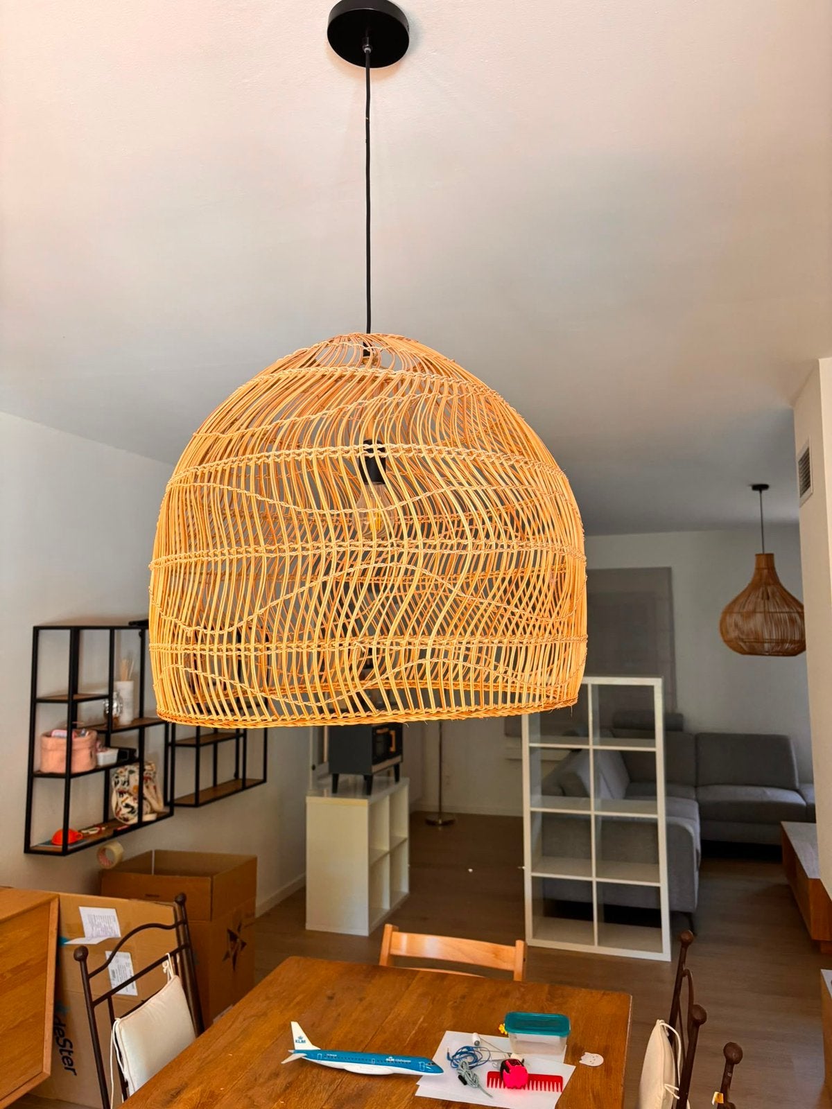 Hanglamp van gevlochten rotan D60, Huis en Inrichting, Lampen | Hanglampen, Ophalen, Zo goed als nieuw