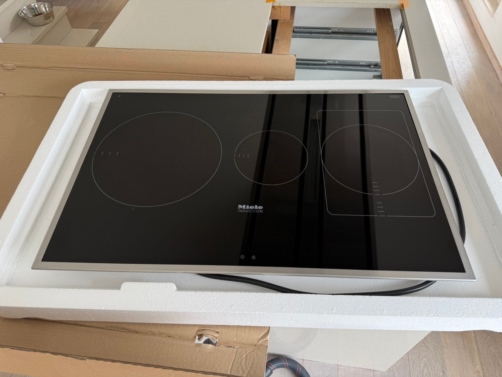 Cuisinière à induction Miele 80 cm, Electroménager, Tables de cuisson, Enlèvement, Comme neuf, Induction