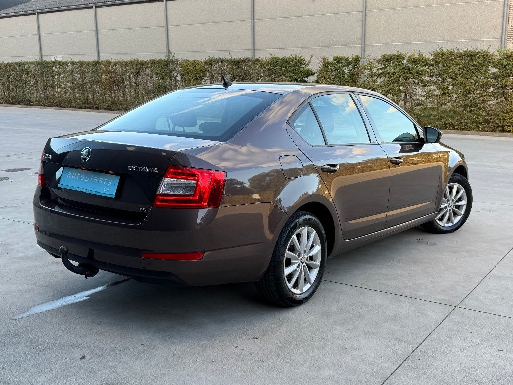 Skoda Octavia TSI 2014 Zetelverwarming Parkeersensoren Navi, Auto's, Euro 5, Zwart, Overige kleuren, https://public.car-pass.be/vhr/d87322ec-0821-40f5-bc82-bbe0190cd4bf