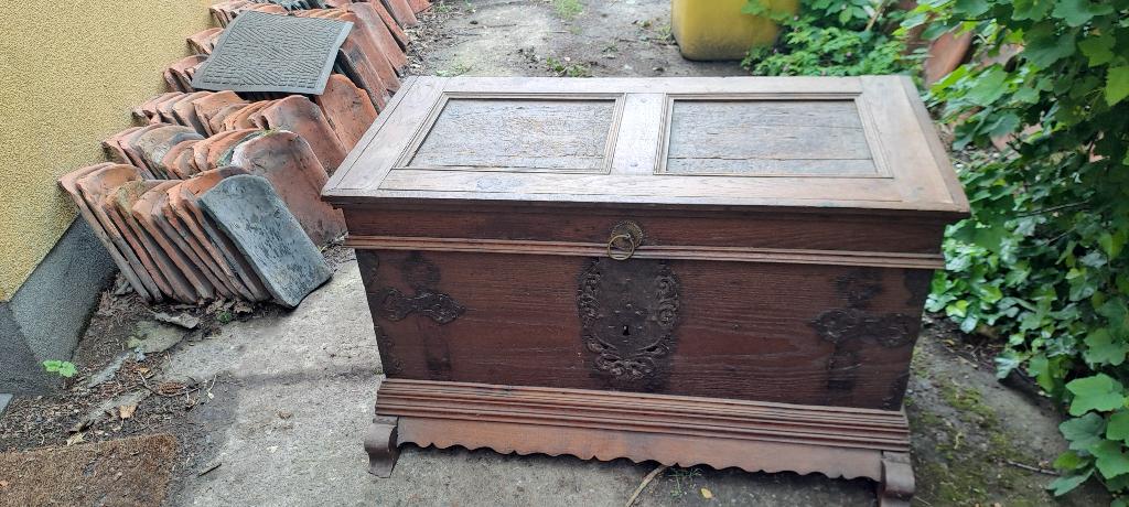 Caisse ancienne en chêne, Enlèvement