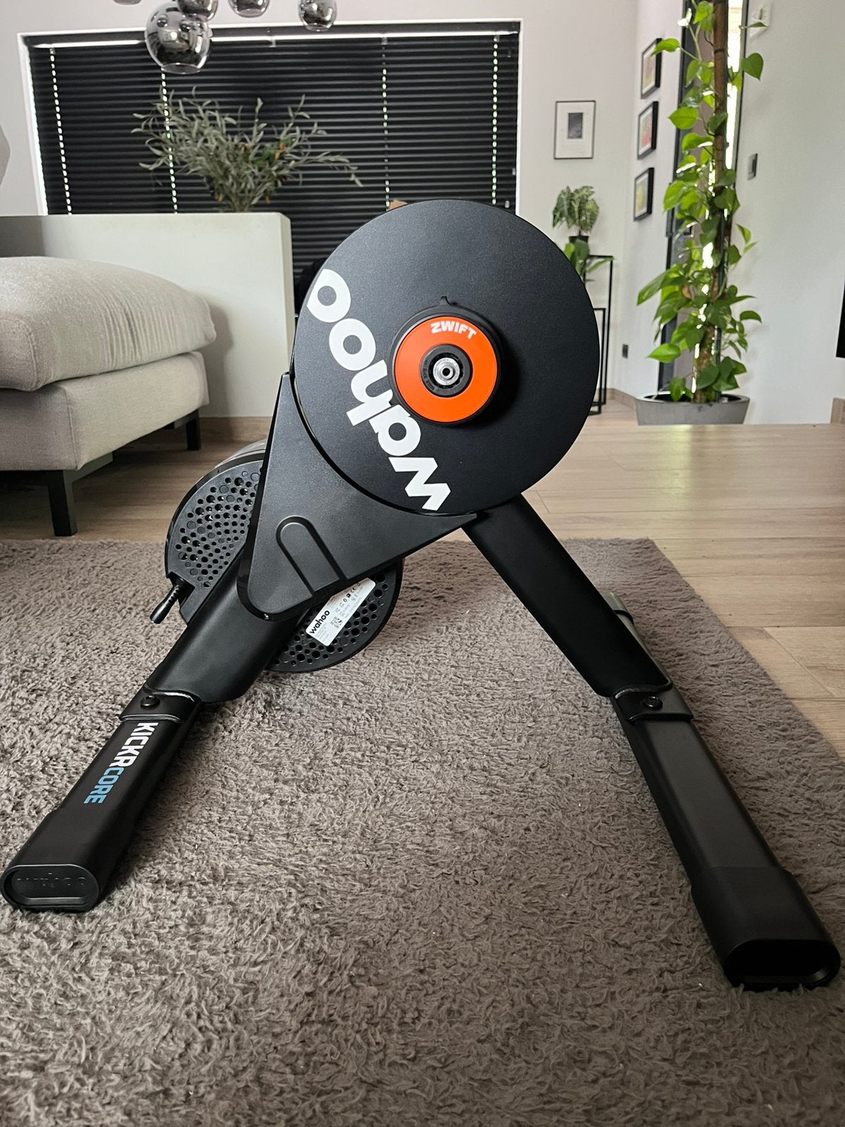 WAHOO KICKR CORE 2 MET ZWIFT COG & CLICK, Sport en Fitness, Ophalen, Zo goed als nieuw