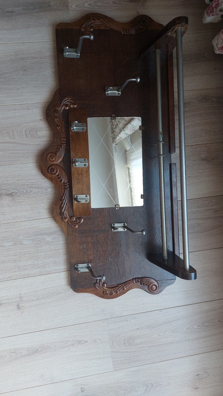 Antieke kapstok, Ophalen