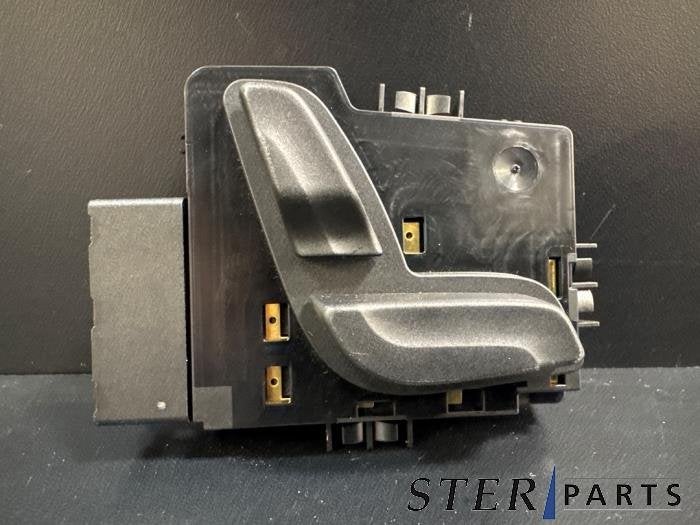 Commutateur réglage siège d'un Mercedes C-Klasse, Autos : Pièces & Accessoires, Habitacle & Garnissage, Mercedes-Benz, Utilisé