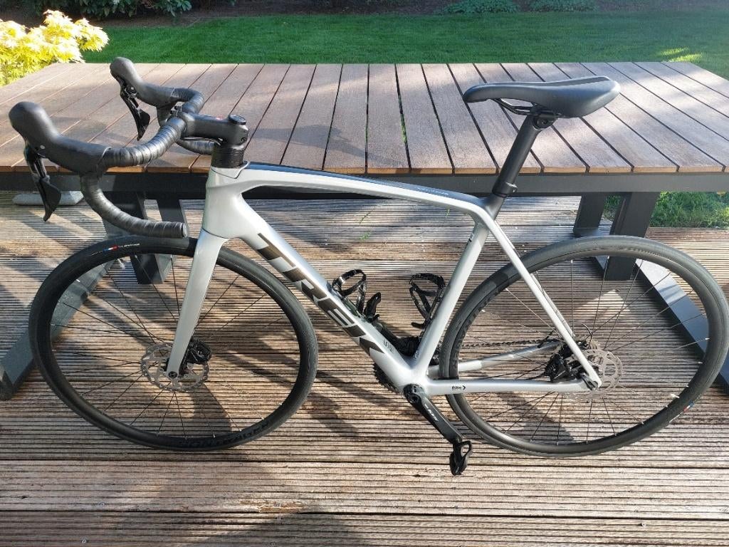 Koersfiets TREK Emonda, Fietsen en Brommers, 28 inch, 10 tot 15 versnellingen, Zo goed als nieuw, Schijfrem