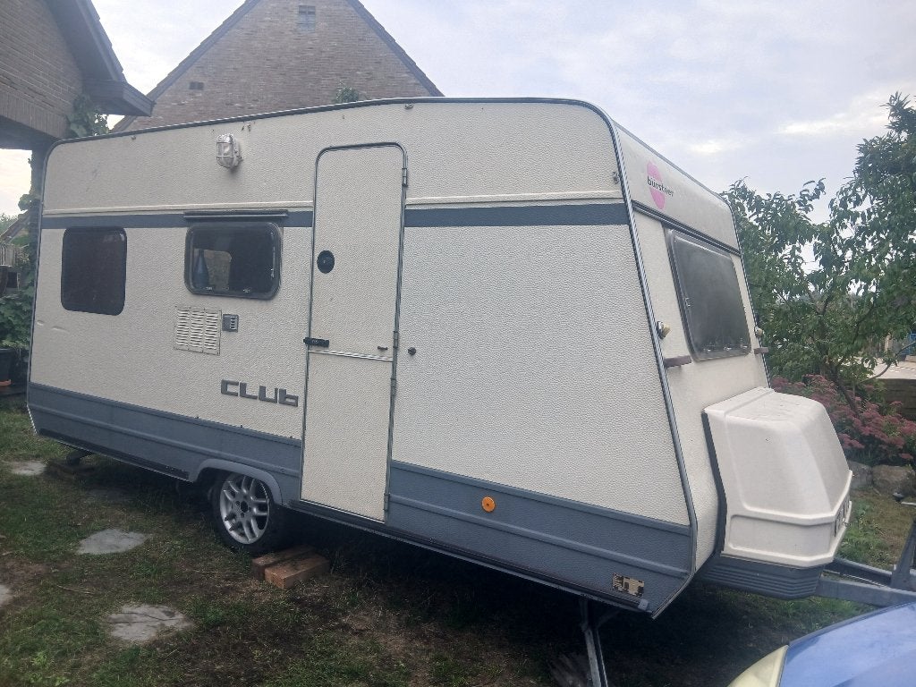 Caravan Burstner CLUB PVA 83/2296, Kachel, Omvormbare zithoek, Tot en met 3, Particulier