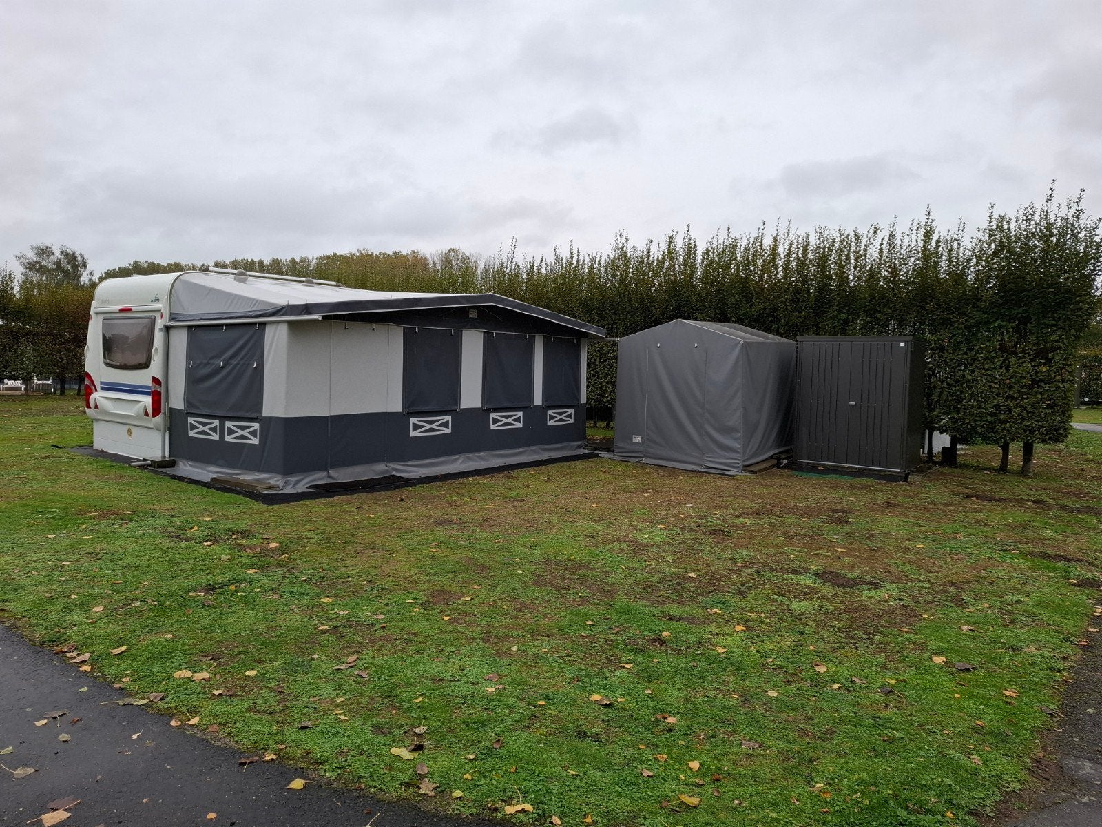 Hobby 650UF De luxe + mover+voortent Vervovan + vloer, Caravans en Kamperen, Ophalen, Gebruikt, Polyester, Overige merken