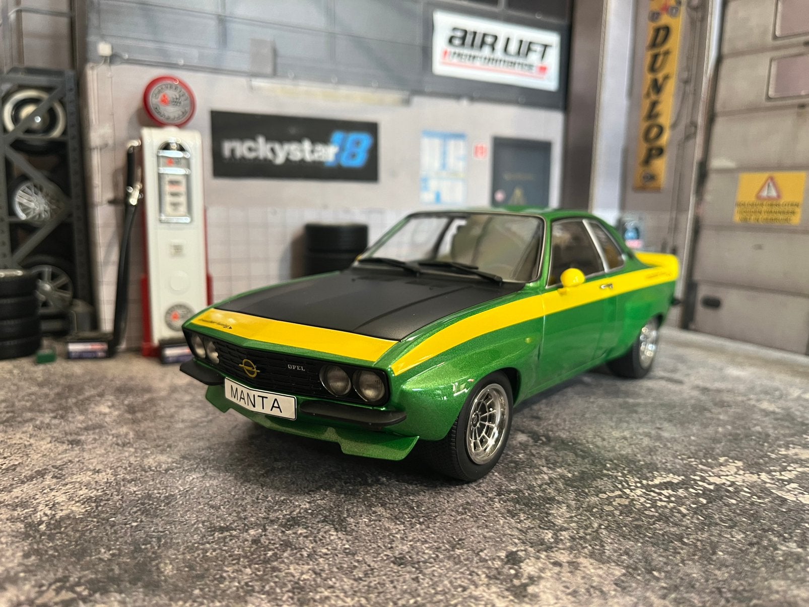 1:18 Opel Manta A - neuve dans sa boite, Enlèvement ou Envoi, Comme neuf, Voiture