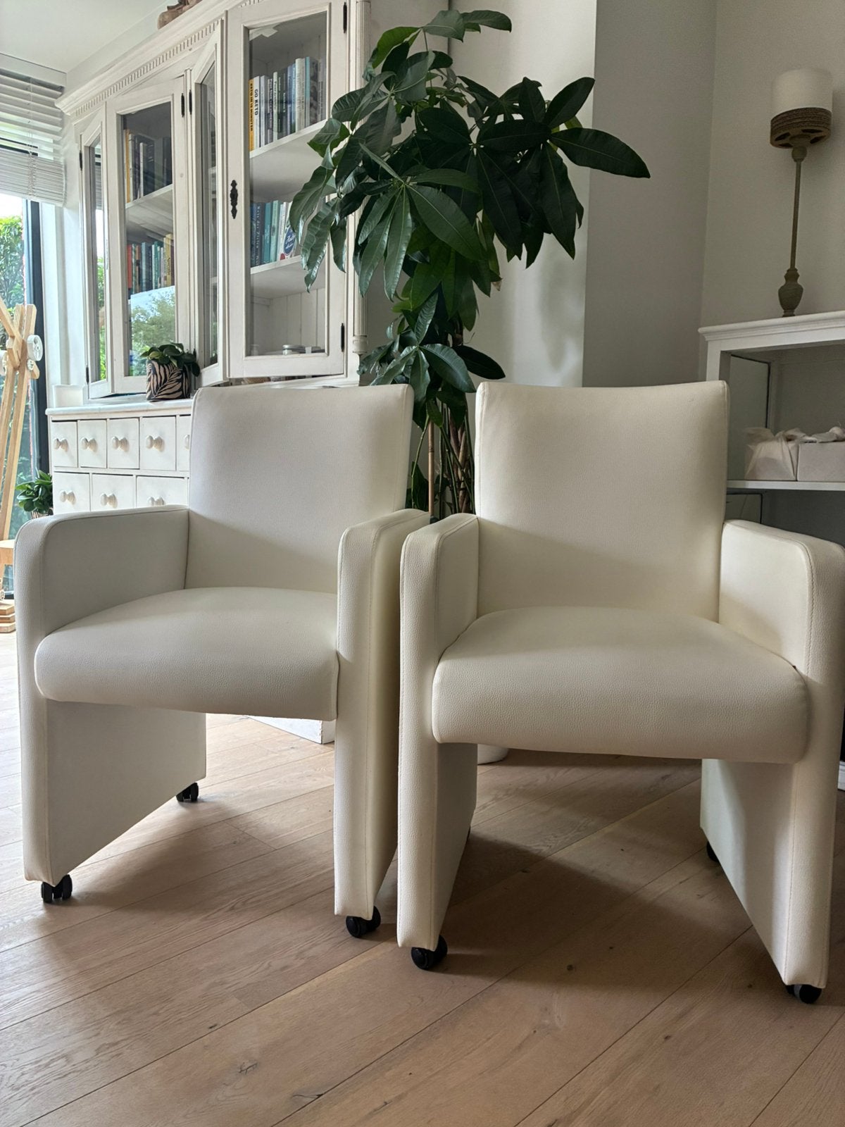Lederen stoelen, Huis en Inrichting, Stoelen, Ophalen, Gebruikt, Twee, Wit