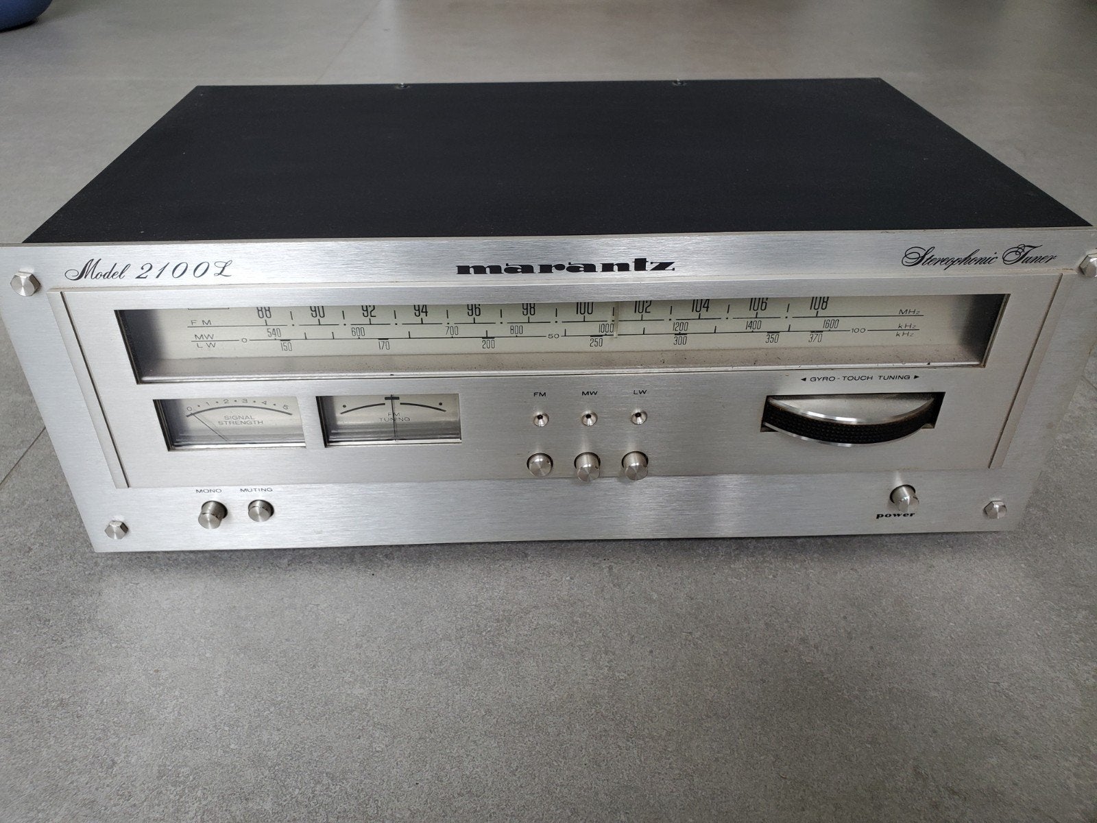 Tuner Marantz model 2100, Audio, Tv en Foto, Tuners, Ophalen