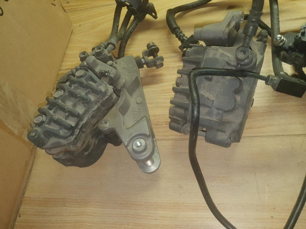 honda vfr 800 voorste remklauwen, Ophalen of Verzenden, Gebruikt